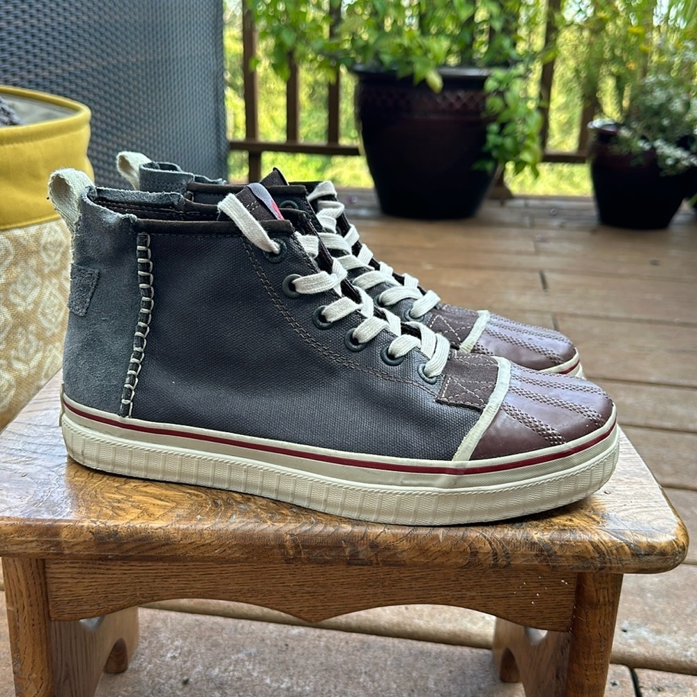 Sorel Sentry Chukka Canvas Shoe size 9